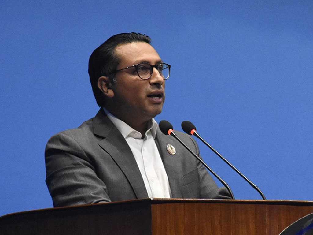 व्यक्तित्वको टकराबले अर्थतन्त्रलाई बन्धक बनाउन हुँदैन : स्वर्णिम वाग्ले