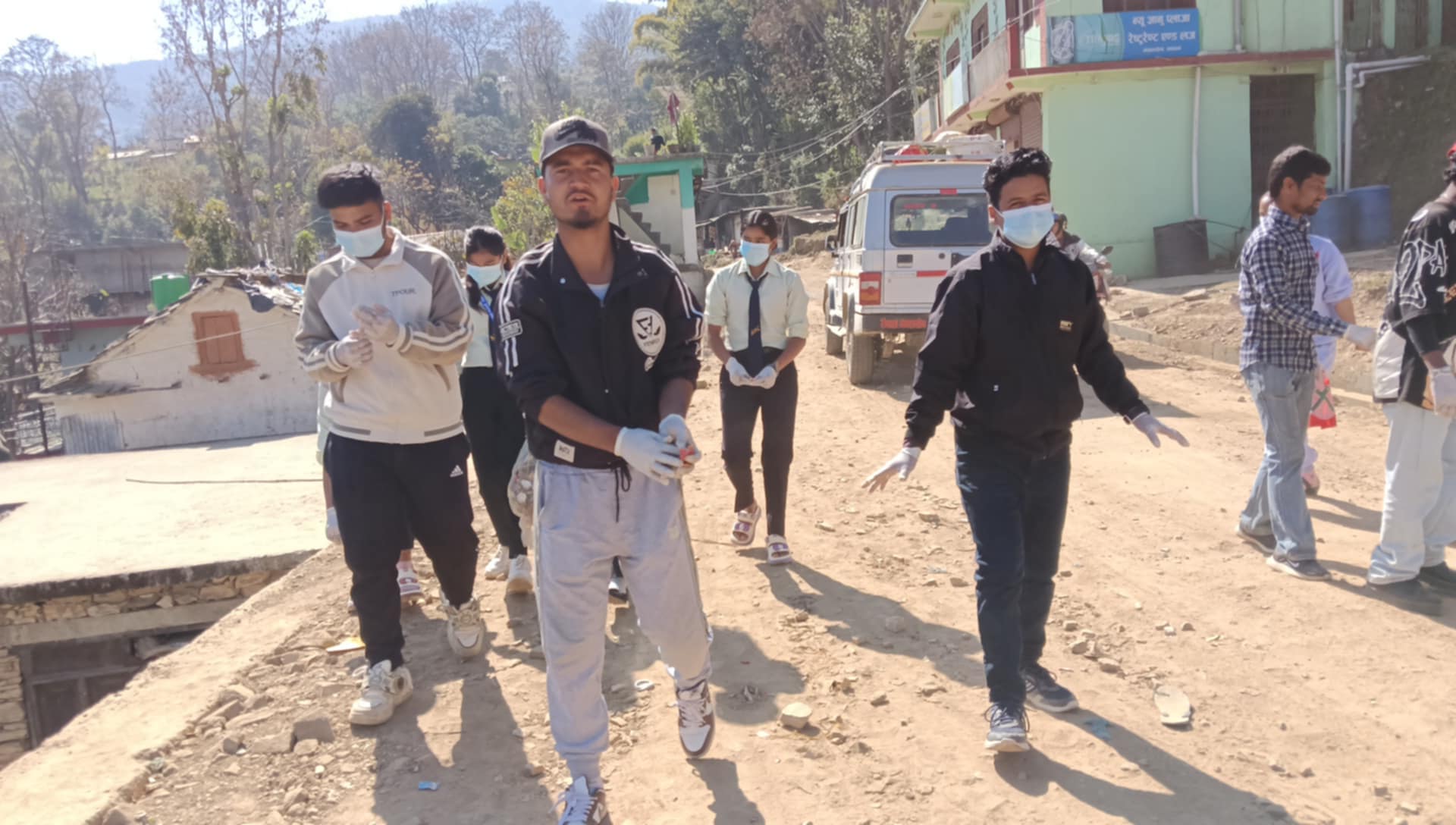 नेवि संघका नेता स्वारको नेतृत्वमा मंगलसेन बजार सरसफाइ